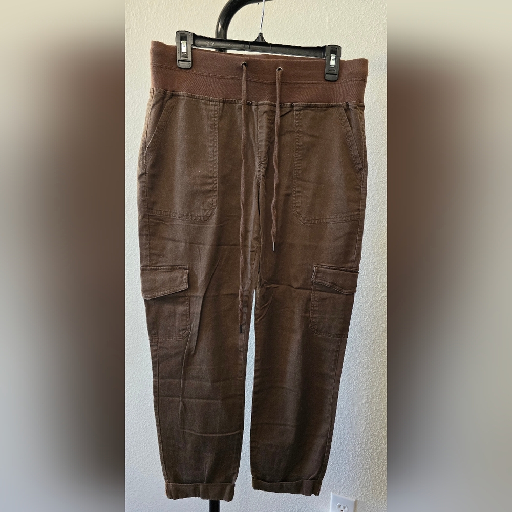 2 pairs cargo-style pants